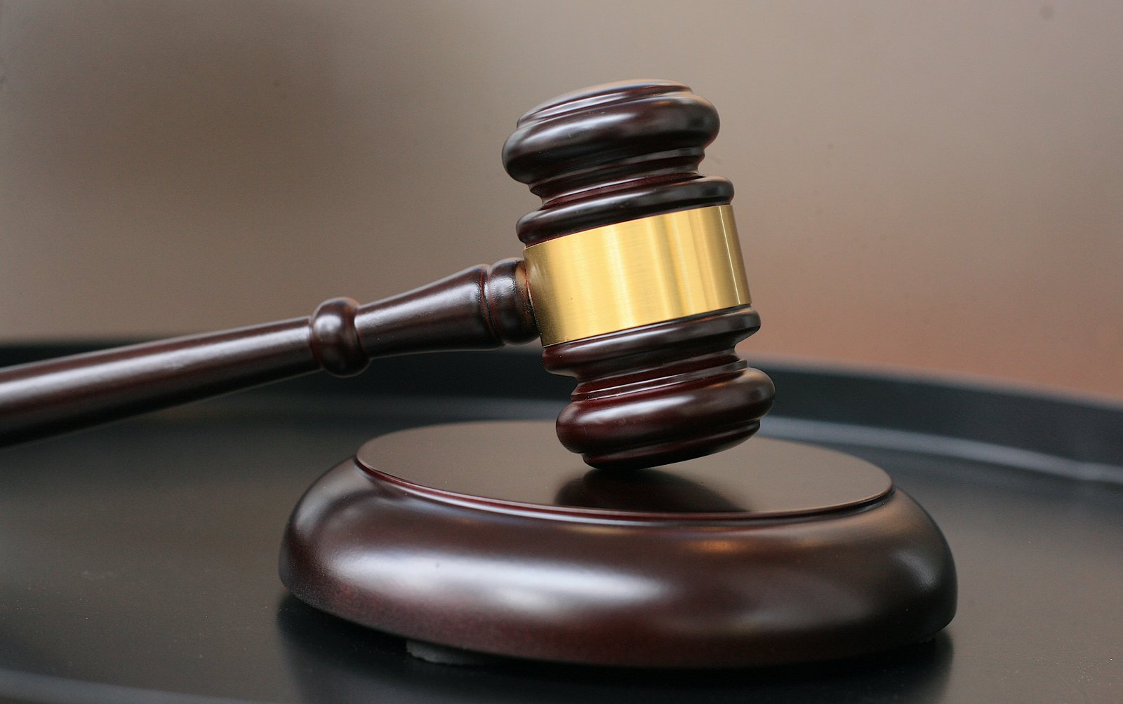 Sentencian a exmagistrado por abuso sexual agravado; caso tardó cinco años en llegar a fallo